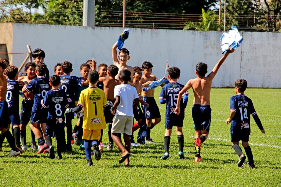 E. F. Pedrinho é o grande campeão do Campeonato Sub-9 e 11 de Futebol de Base 2025 E. F. Pedrinho é o grande campeão do Campeonato Sub-9 e 11 de Futebol de Base 2025