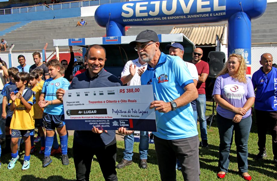 E. F. Pedrinho é o grande campeão do Campeonato Sub-9 e 11 de Futebol de Base 2025 E. F. Pedrinho é o grande campeão do Campeonato Sub-9 e 11 de Futebol de Base 2025