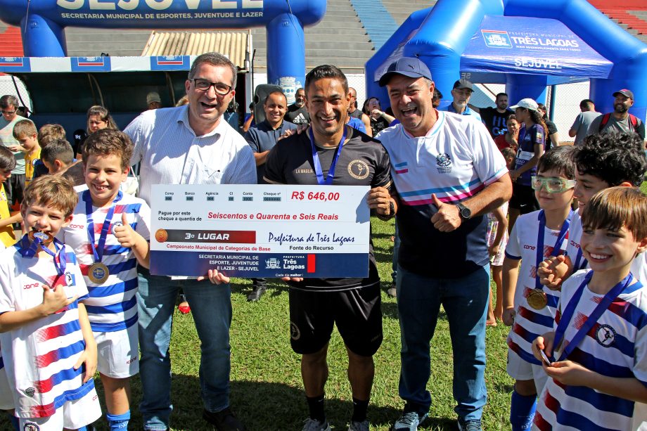 E. F. Pedrinho é o grande campeão do Campeonato Sub-9 e 11 de Futebol de Base 2025 E. F. Pedrinho é o grande campeão do Campeonato Sub-9 e 11 de Futebol de Base 2025