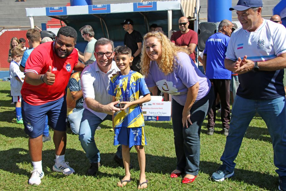 E. F. Pedrinho é o grande campeão do Campeonato Sub-9 e 11 de Futebol de Base 2025 E. F. Pedrinho é o grande campeão do Campeonato Sub-9 e 11 de Futebol de Base 2025