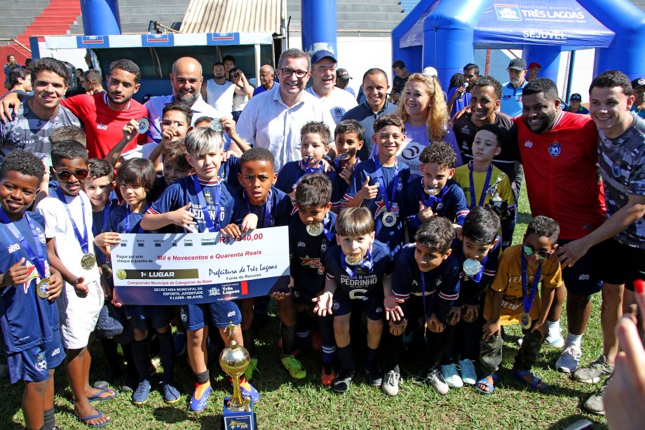E. F. Pedrinho é o grande campeão do Campeonato Sub-9 e 11 de Futebol de Base 2025 E. F. Pedrinho é o grande campeão do Campeonato Sub-9 e 11 de Futebol de Base 2025