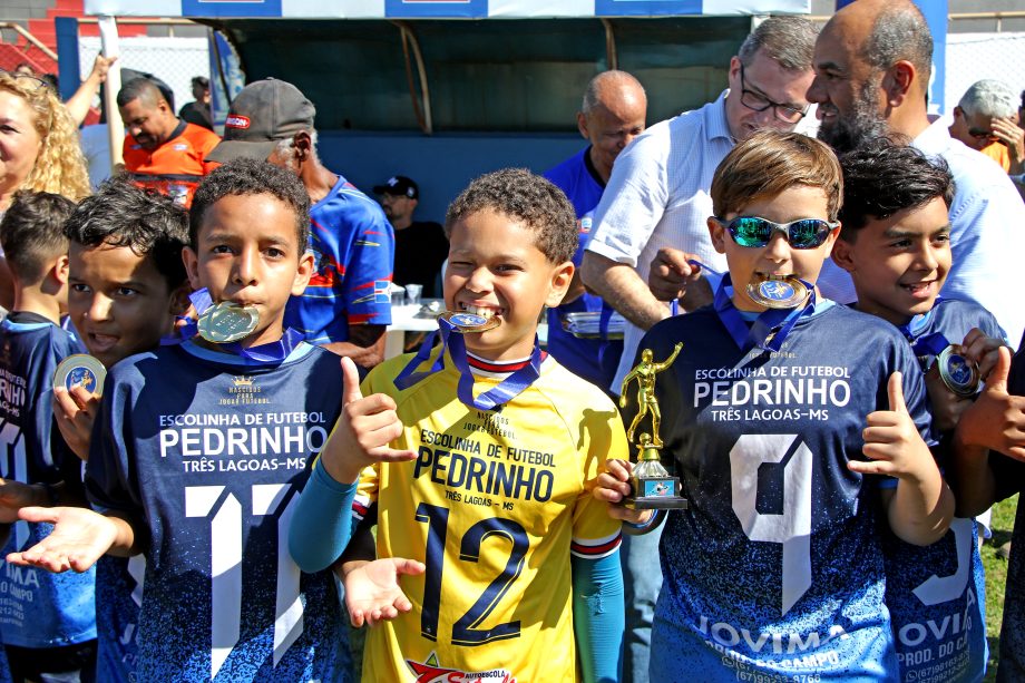 E. F. Pedrinho é o grande campeão do Campeonato Sub-9 e 11 de Futebol de Base 2025 E. F. Pedrinho é o grande campeão do Campeonato Sub-9 e 11 de Futebol de Base 2025