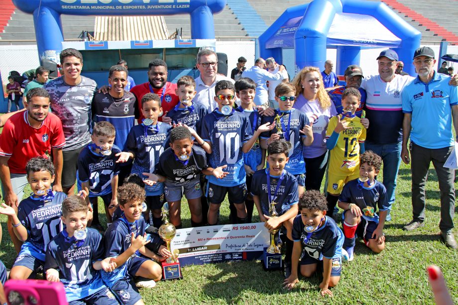 E. F. Pedrinho é o grande campeão do Campeonato Sub-9 e 11 de Futebol de Base 2025 E. F. Pedrinho é o grande campeão do Campeonato Sub-9 e 11 de Futebol de Base 2025