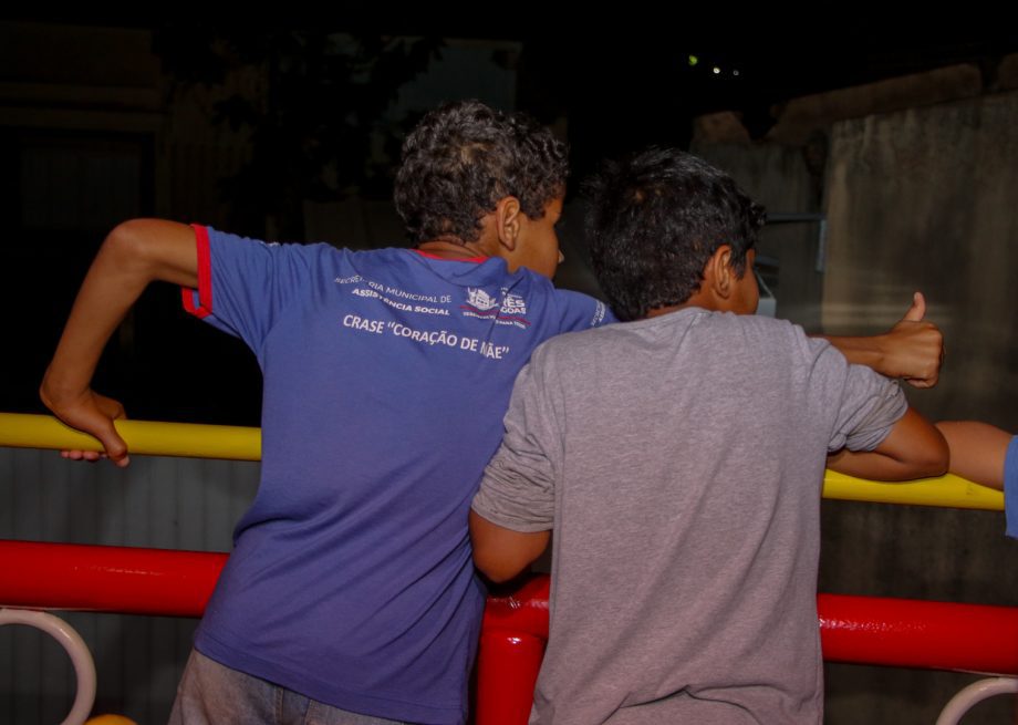 Crianças das casas de acolhimento vivem tarde especial com passeio na Carreta Revoada Crianças das casas de acolhimento vivem tarde especial com passeio na Carreta Revoada