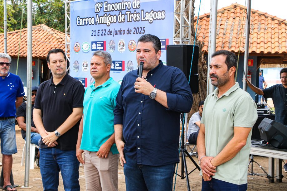 CONFIRA AS FOTOS! 13º Encontro de Carros Antigos movimenta Balneário Municipal no final de semana CONFIRA AS FOTOS! 13º Encontro de Carros Antigos movimenta Balneário Municipal no final de semana