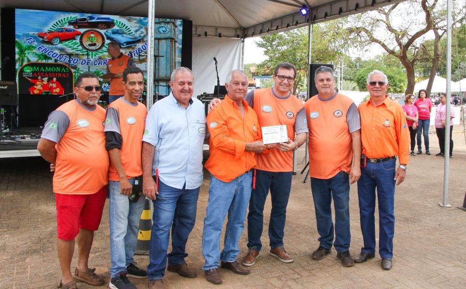 CONFIRA AS FOTOS! 13º Encontro de Carros Antigos movimenta Balneário Municipal no final de semana CONFIRA AS FOTOS! 13º Encontro de Carros Antigos movimenta Balneário Municipal no final de semana