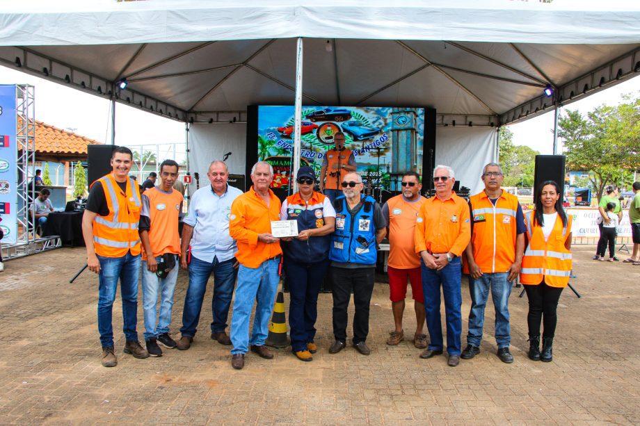 CONFIRA AS FOTOS! 13º Encontro de Carros Antigos movimenta Balneário Municipal no final de semana CONFIRA AS FOTOS! 13º Encontro de Carros Antigos movimenta Balneário Municipal no final de semana