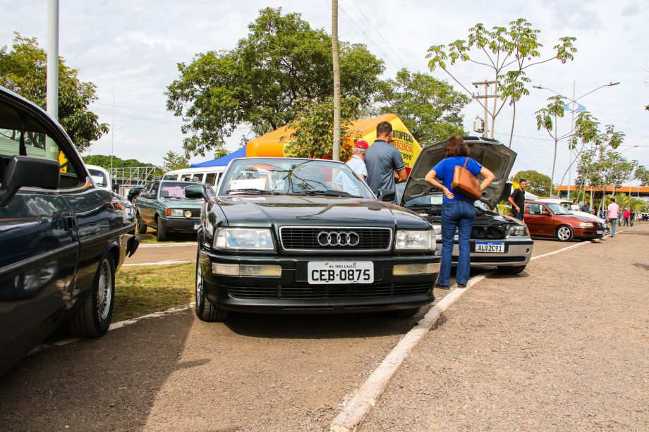 CONFIRA AS FOTOS! 13º Encontro de Carros Antigos movimenta Balneário Municipal no final de semana CONFIRA AS FOTOS! 13º Encontro de Carros Antigos movimenta Balneário Municipal no final de semana