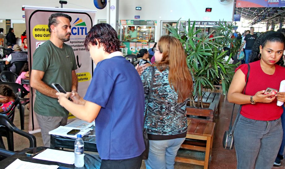 Feirão da Oportunidade teve mais 550 currículos entregues e 6 mil empresas representadas por associações na Feira Central Feirão da Oportunidade teve mais 550 currículos entregues e 6 mil empresas representadas por associações na Feira Central