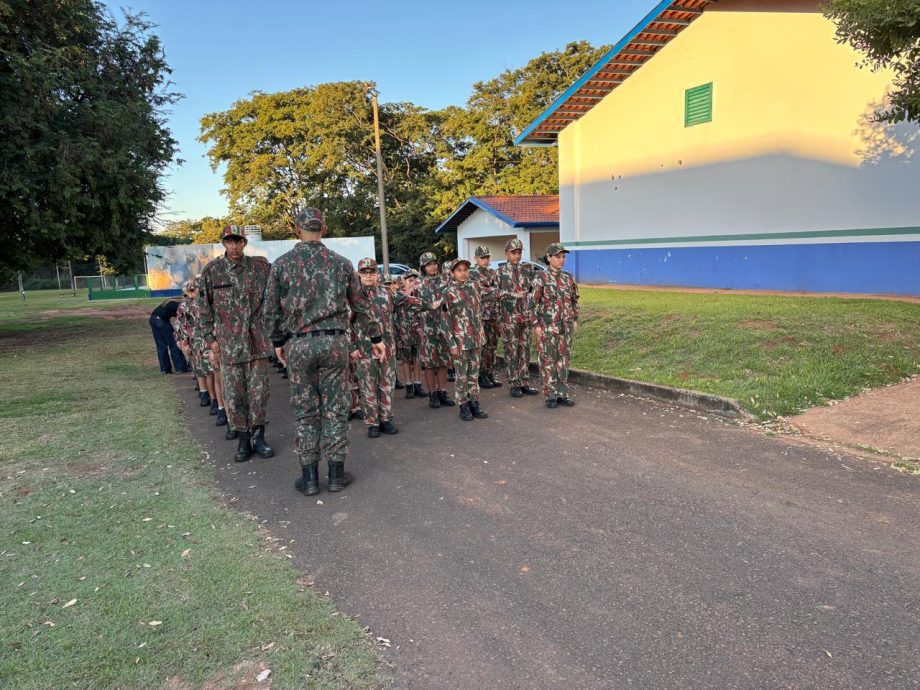 SMAS realizou formatura de crianças e adolescentes do Patrulha Florestinha em parceria com a PMA