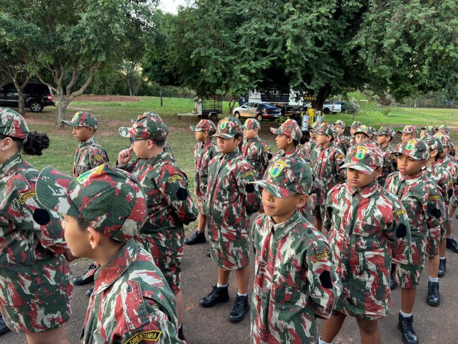 SMAS realizou formatura de crianças e adolescentes do Patrulha Florestinha em parceria com a PMA