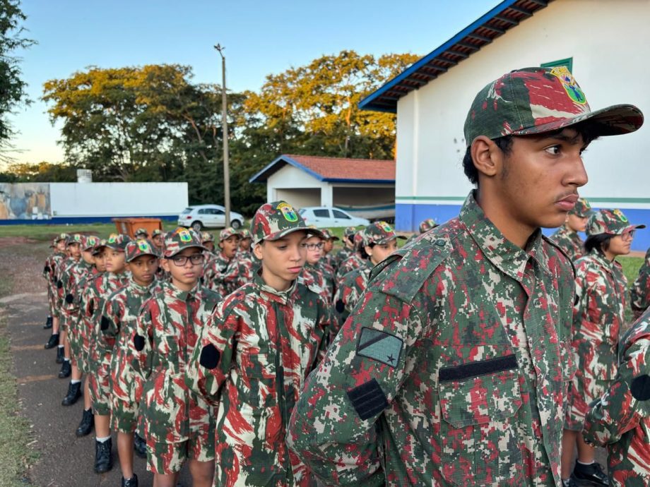 SMAS realizou formatura de crianças e adolescentes do Patrulha Florestinha em parceria com a PMA