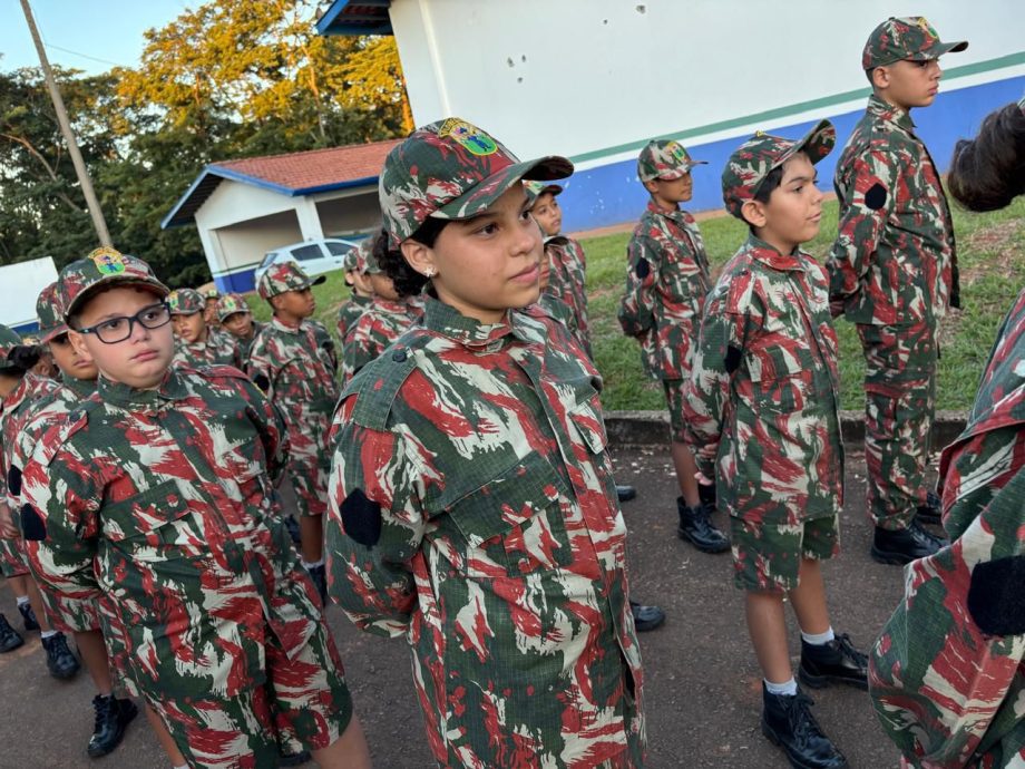 SMAS realizou formatura de crianças e adolescentes do Patrulha Florestinha em parceria com a PMA