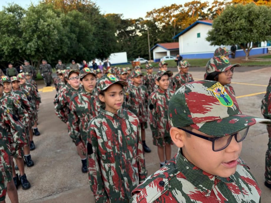 SMAS realizou formatura de crianças e adolescentes do Patrulha Florestinha em parceria com a PMA