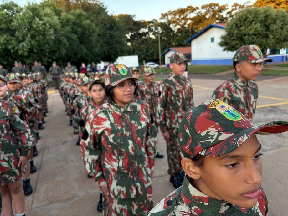 SMAS realizou formatura de crianças e adolescentes do Patrulha Florestinha em parceria com a PMA