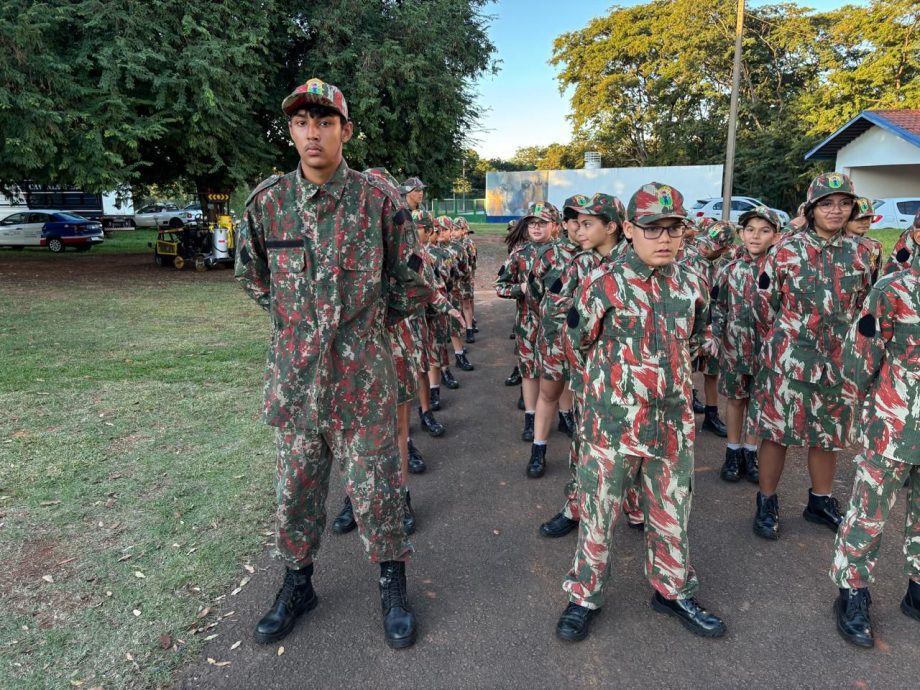 SMAS realizou formatura de crianças e adolescentes do Patrulha Florestinha em parceria com a PMA