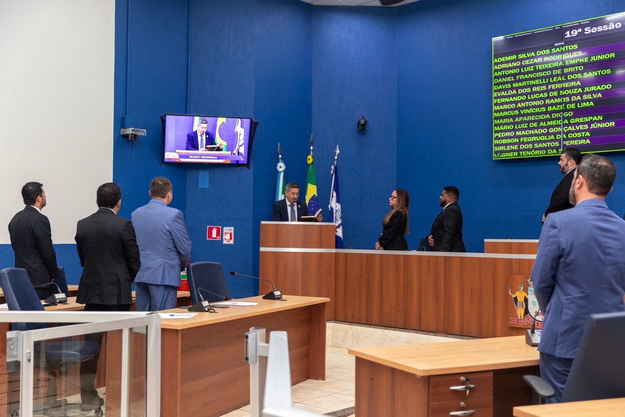 Vereadores apresentam projetos de transparência nas listas de espera na saúde e educação Vereadores apresentam projetos de transparência nas listas de espera na saúde e educação
