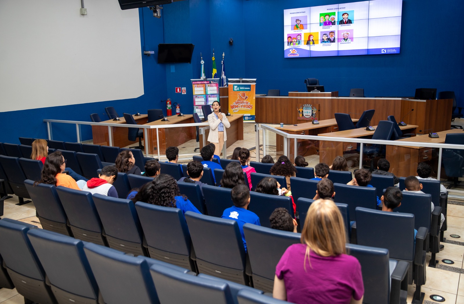 Estudantes do 5º ano da Gentil Montalvão conhecem a Câmara e vereadores Estudantes do 5º ano da Gentil Montalvão conhecem a Câmara e vereadores