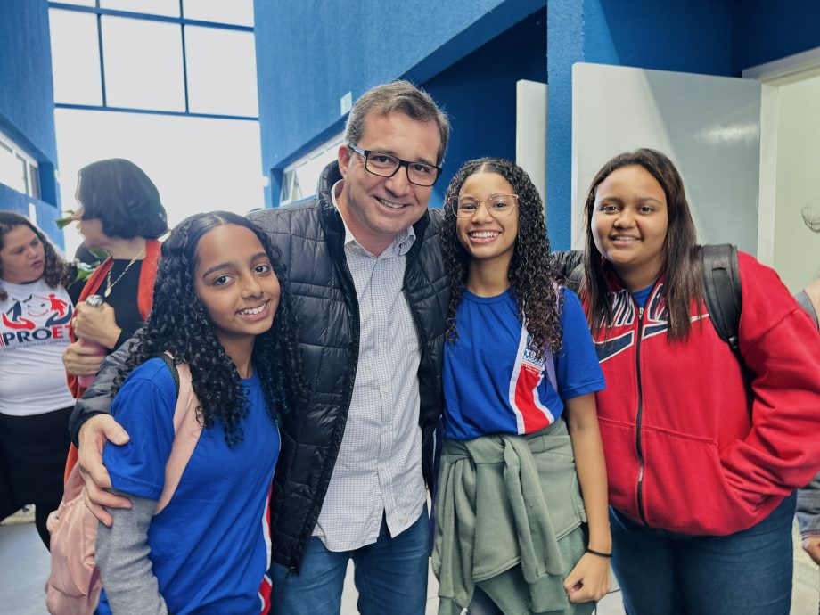 Escola Parque São Carlos recebe três novas salas pelo Projeto Escola de Tempo Integral (PROETI) Escola Parque São Carlos recebe três novas salas pelo Projeto Escola de Tempo Integral (PROETI)