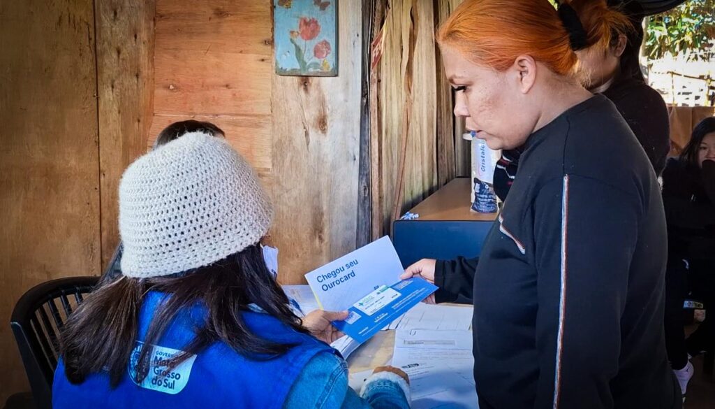 Entrega de cartões do Mais Social leva segurança alimentar para famílias da aldeia urbana Água Funda Entrega de cartões do Mais Social leva segurança alimentar para famílias da aldeia urbana Água Funda