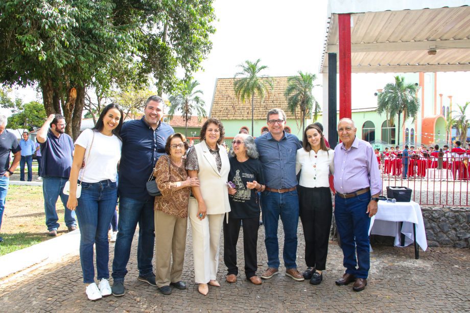 Prefeitura entrega revitalização da Praça do Santa Luzia e inicia manutenção na Praça dos Ferroviários Prefeitura entrega revitalização da Praça do Santa Luzia e inicia manutenção na Praça dos Ferroviários
