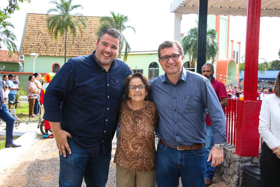 Prefeitura entrega revitalização da Praça do Santa Luzia e inicia manutenção na Praça dos Ferroviários Prefeitura entrega revitalização da Praça do Santa Luzia e inicia manutenção na Praça dos Ferroviários