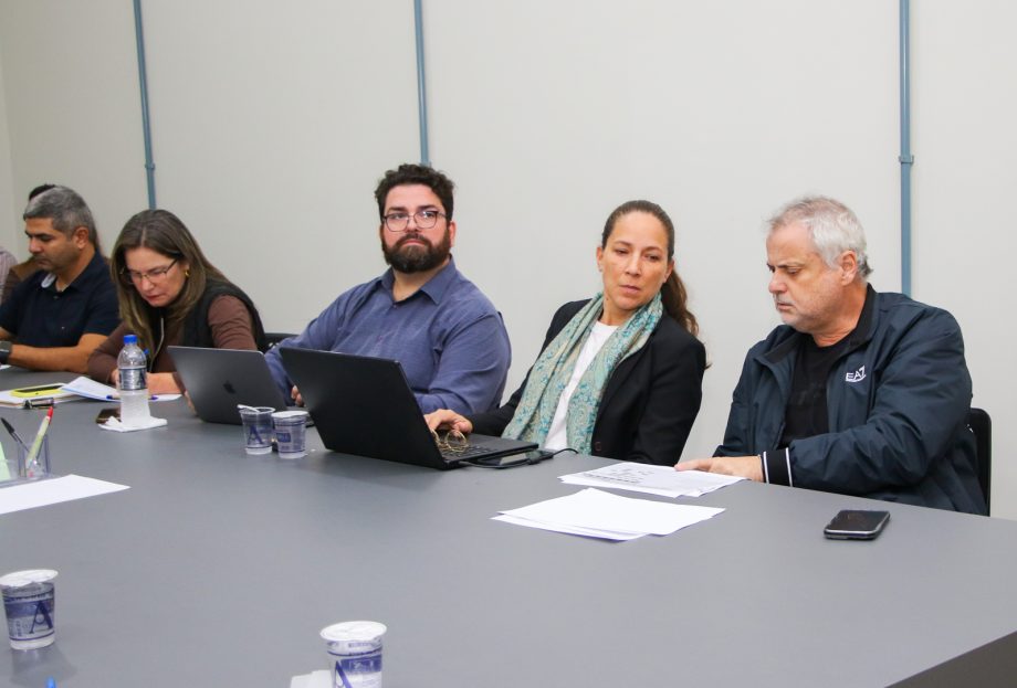 Prefeito e secretários participam de reunião com SEBRAE sobre o programa Cidade Empreendedora Prefeito e secretários participam de reunião com SEBRAE sobre o programa Cidade Empreendedora