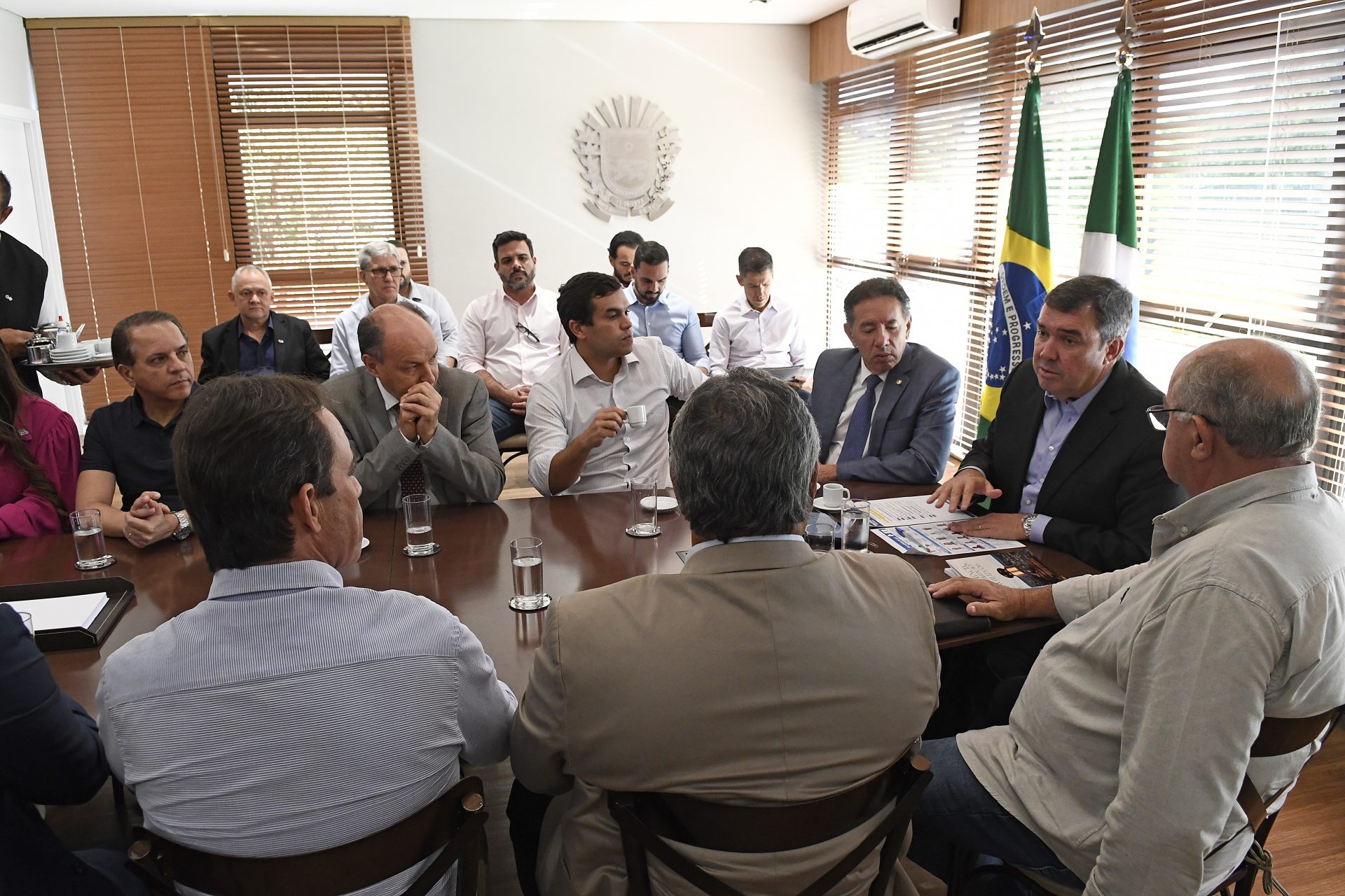 MS Ativo: Rio Verde apresenta projetos para levar asfalto e drenagem aos bairros da cidade MS Ativo: Rio Verde apresenta projetos para levar asfalto e drenagem aos bairros da cidade