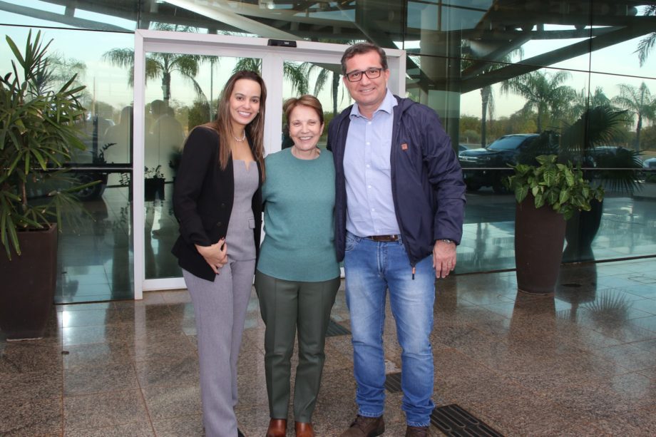 Prefeito de TL e senadora Tereza Cristina marcam presença no 1º Encontro da Citricultura Prefeito de TL e senadora Tereza Cristina marcam presença no 1º Encontro da Citricultura