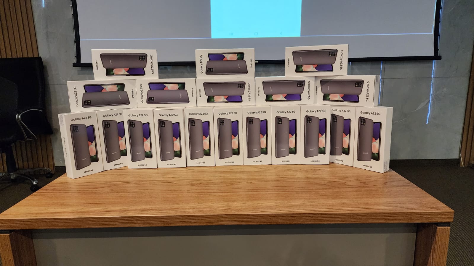 SES entrega celulares e lança nova funcionalidade do E-Visit@ em Ponta Porã