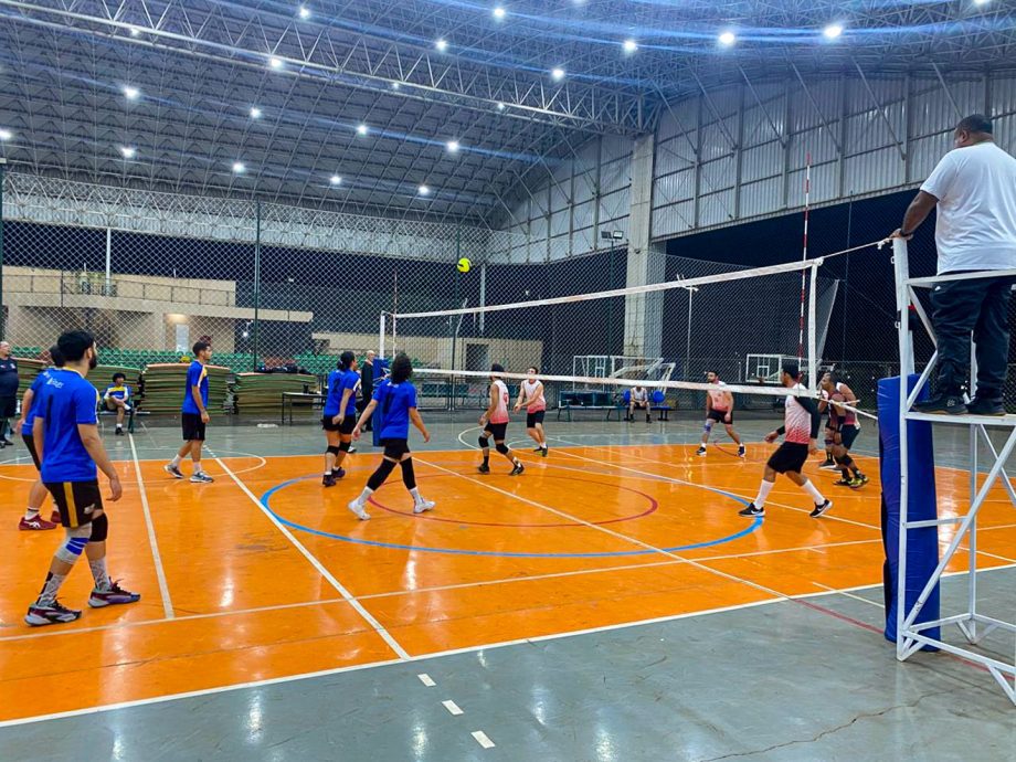 1ª Rodada do Campeonato Municipal de Voleibol 2025 agitou o Ginásio “Eduardo Milanez”