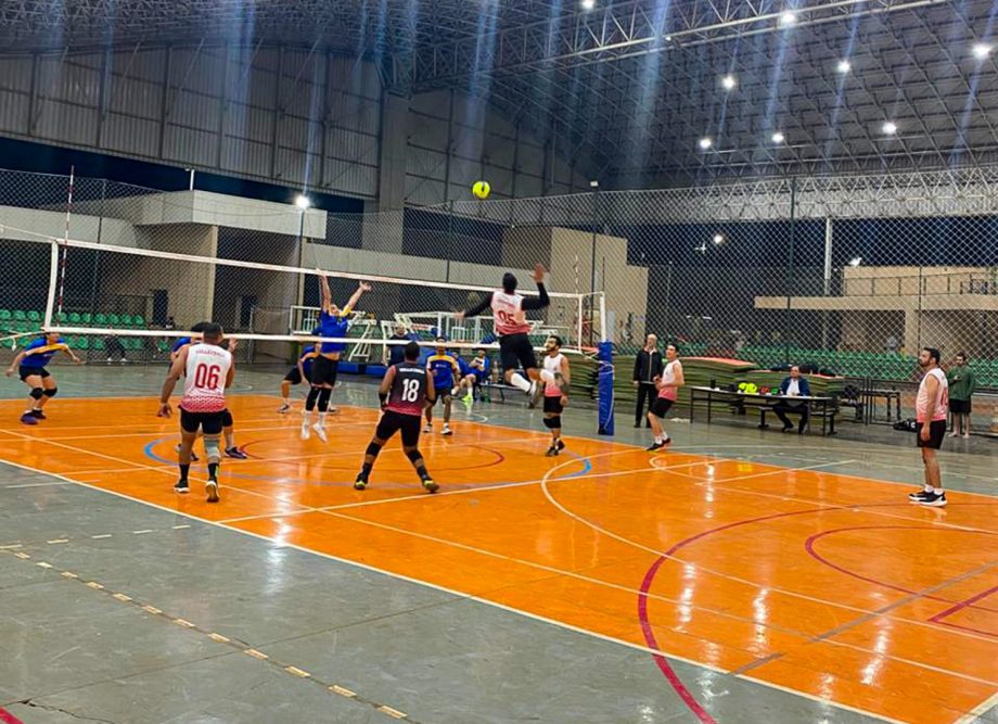1ª Rodada do Campeonato Municipal de Voleibol 2025 agitou o Ginásio “Eduardo Milanez”