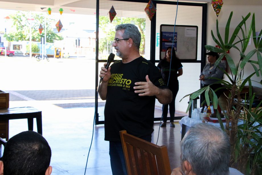 Prefeito de Três Lagoas se reúne com feirantes para discutir melhorias em infraestrutura Prefeito de Três Lagoas se reúne com feirantes para discutir melhorias em infraestrutura