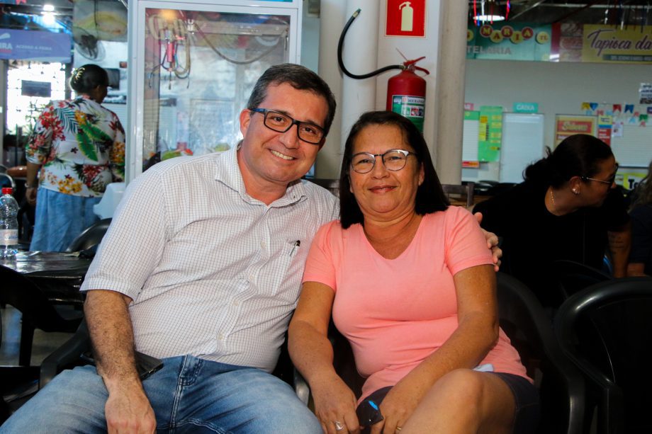 Prefeito de Três Lagoas se reúne com feirantes para discutir melhorias em infraestrutura Prefeito de Três Lagoas se reúne com feirantes para discutir melhorias em infraestrutura