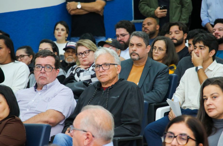 Líderes políticos ouvem população em Audiência Pública de Revisão do Plano Diretor de Três Lagoas Líderes políticos ouvem população em Audiência Pública de Revisão do Plano Diretor de Três Lagoas