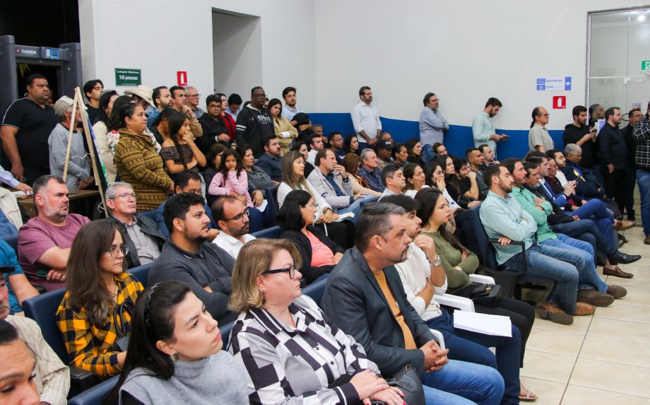 Líderes políticos ouvem população em Audiência Pública de Revisão do Plano Diretor de Três Lagoas Líderes políticos ouvem população em Audiência Pública de Revisão do Plano Diretor de Três Lagoas