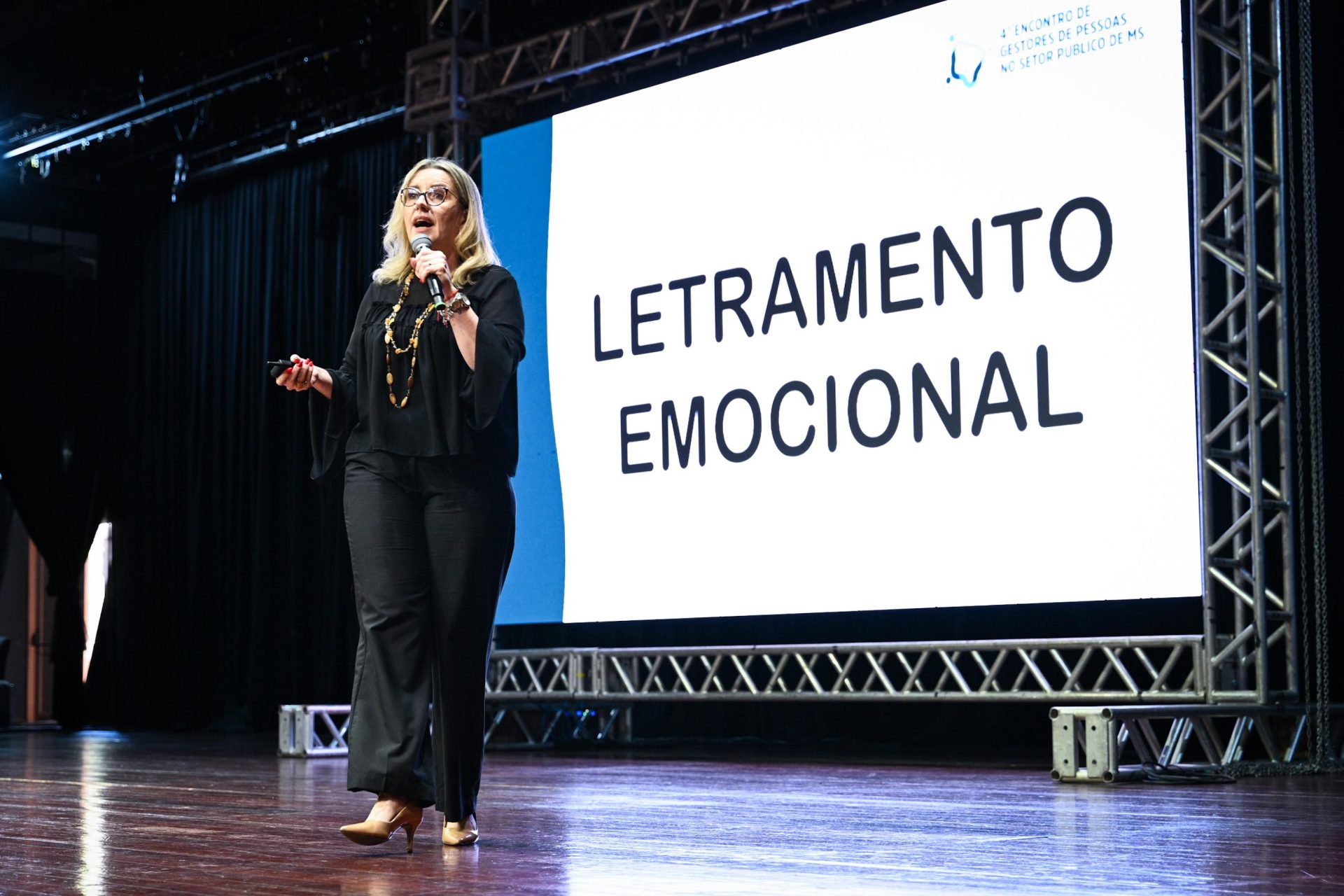 Inteligência emocional e protagonismo na gestão pública são destaques no Encontro de Gestores de Pessoas Inteligência emocional e protagonismo na gestão pública são destaques no Encontro de Gestores de Pessoas