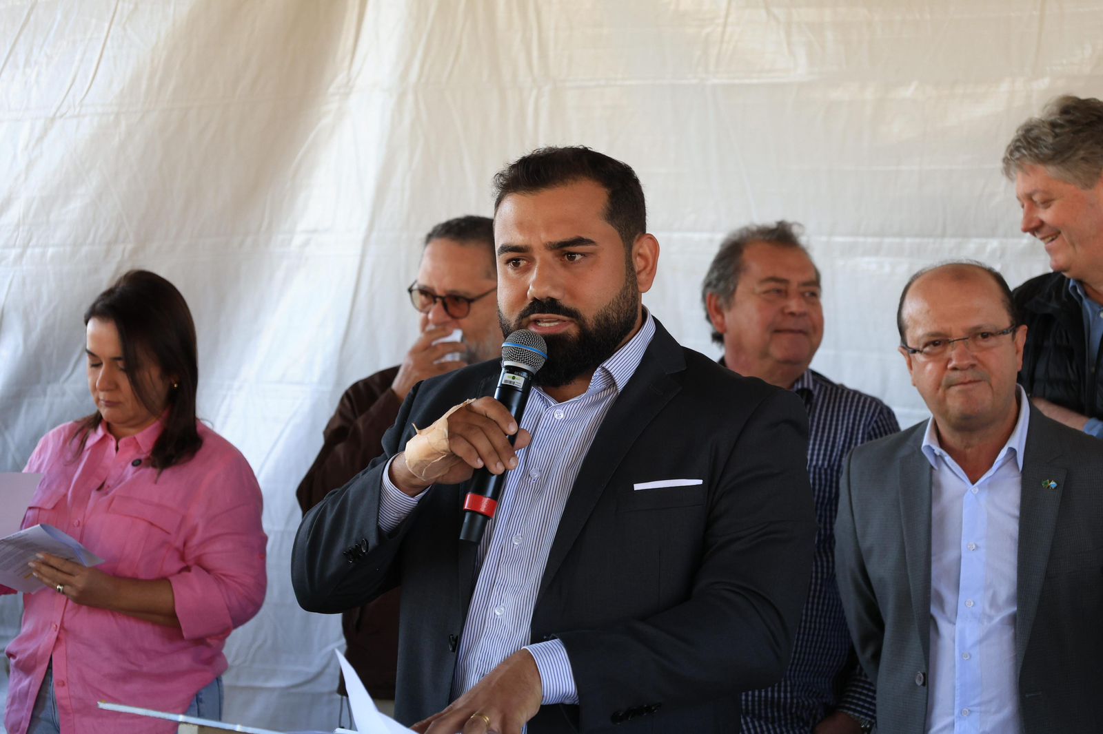 Tratores fortalecem agricultura familiar e promovem inclusão produtiva em 12 municípios de MS Tratores fortalecem agricultura familiar e promovem inclusão produtiva em 12 municípios de MS