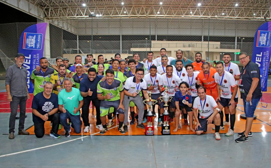 Associação Esportiva Cavaquinho e X1 Jari são os campeões do Campeonato Municipal de Futsal Masculino – Séries A e B Associação Esportiva Cavaquinho e X1 Jari são os campeões do Campeonato Municipal de Futsal Masculino – Séries A e B