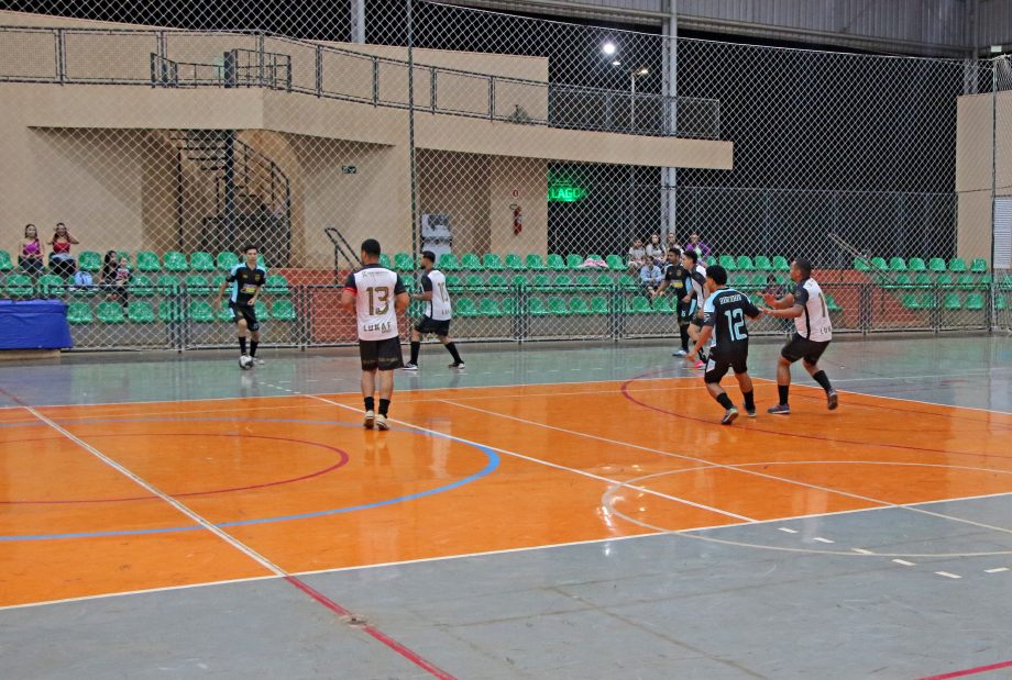 Associação Esportiva Cavaquinho e X1 Jari são os campeões do Campeonato Municipal de Futsal Masculino – Séries A e B Associação Esportiva Cavaquinho e X1 Jari são os campeões do Campeonato Municipal de Futsal Masculino – Séries A e B
