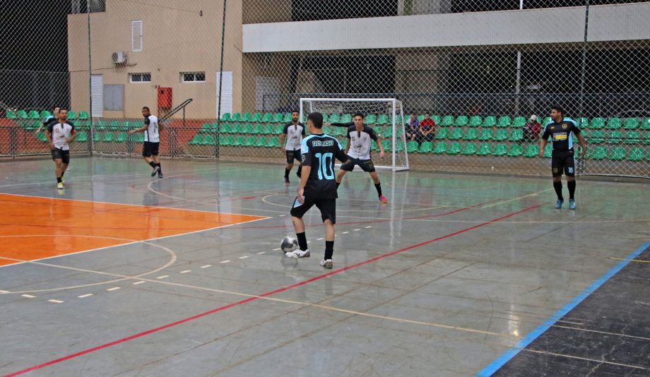 Associação Esportiva Cavaquinho e X1 Jari são os campeões do Campeonato Municipal de Futsal Masculino – Séries A e B Associação Esportiva Cavaquinho e X1 Jari são os campeões do Campeonato Municipal de Futsal Masculino – Séries A e B
