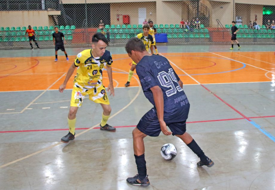 Associação Esportiva Cavaquinho e X1 Jari são os campeões do Campeonato Municipal de Futsal Masculino – Séries A e B Associação Esportiva Cavaquinho e X1 Jari são os campeões do Campeonato Municipal de Futsal Masculino – Séries A e B