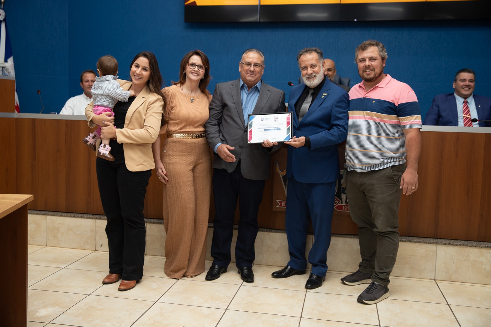 Pecuaristas são homenageados em sessão solene na Câmara de Três Lagoas Pecuaristas são homenageados em sessão solene na Câmara de Três Lagoas