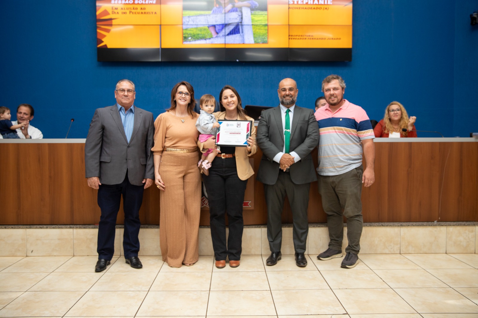 Pecuaristas são homenageados em sessão solene na Câmara de Três Lagoas Pecuaristas são homenageados em sessão solene na Câmara de Três Lagoas