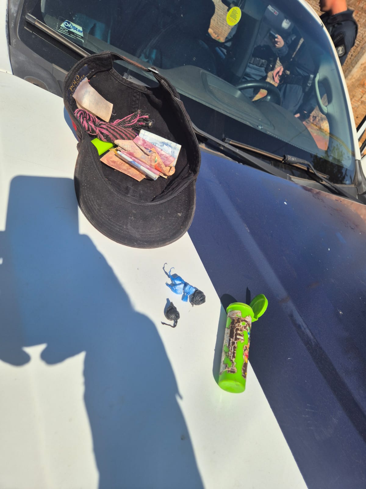 Homem é preso por tráfico de drogas no residencial Novo Oeste Homem é preso por tráfico de drogas no residencial Novo Oeste