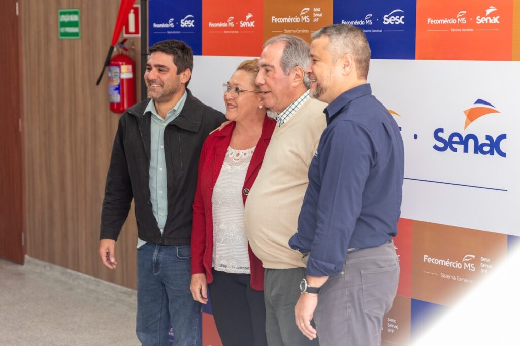 Vereadores prestigiam lançamentos do Sistema Comércio de MS Vereadores prestigiam lançamentos do Sistema Comércio de MS