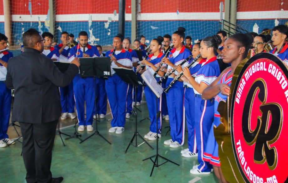 Prefeito participa da cerimônia de juramento à Bandeira Nacional e dispensa militar Prefeito participa da cerimônia de juramento à Bandeira Nacional e dispensa militar