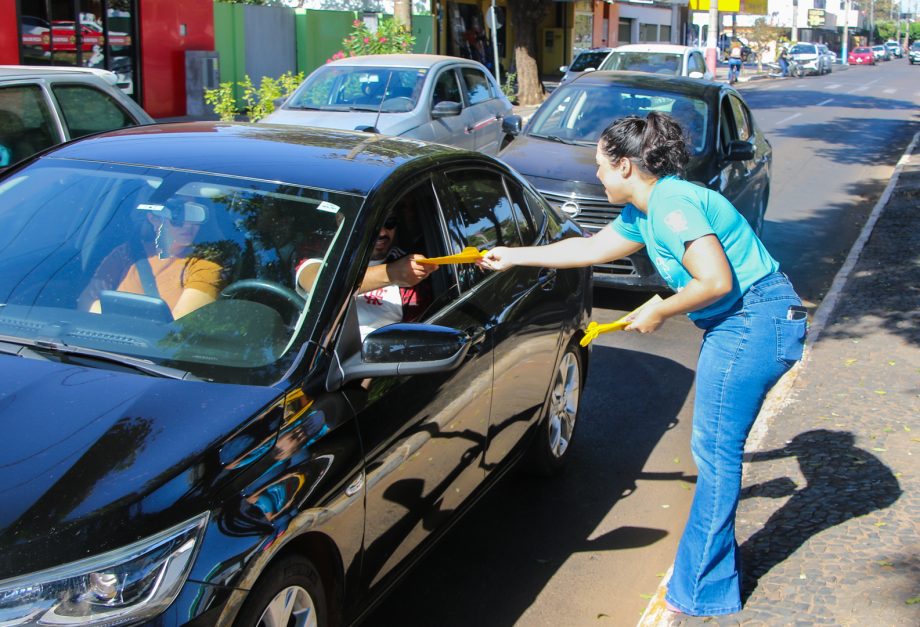Serviço municipal “Família Acolhedora” realiza ação de mobilização no centro de Três Lagoas Serviço municipal “Família Acolhedora” realiza ação de mobilização no centro de Três Lagoas