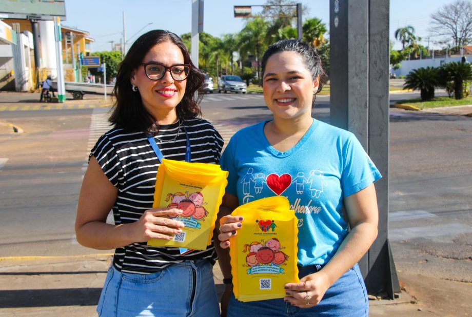 Serviço municipal “Família Acolhedora” realiza ação de mobilização no centro de Três Lagoas Serviço municipal “Família Acolhedora” realiza ação de mobilização no centro de Três Lagoas
