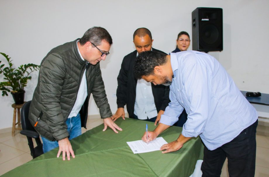 Prefeitura dá posse ao novo Conselho Municipal de Desenvolvimento Econômico